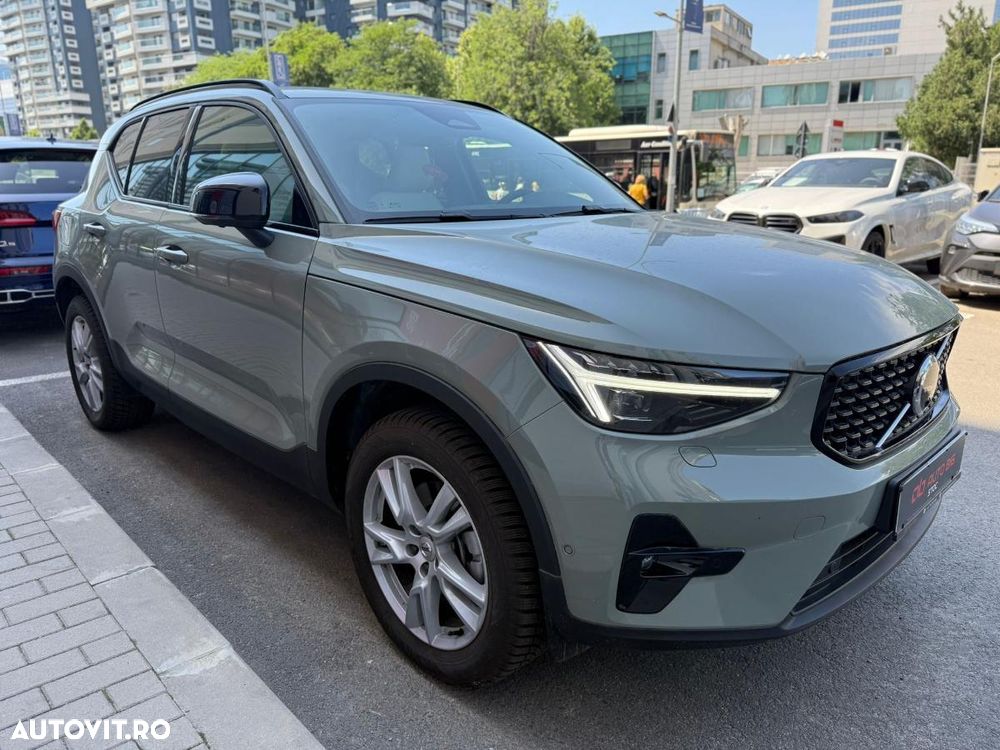Volvo XC 40 B4 AT FWD MHEV Plus Dark - 6