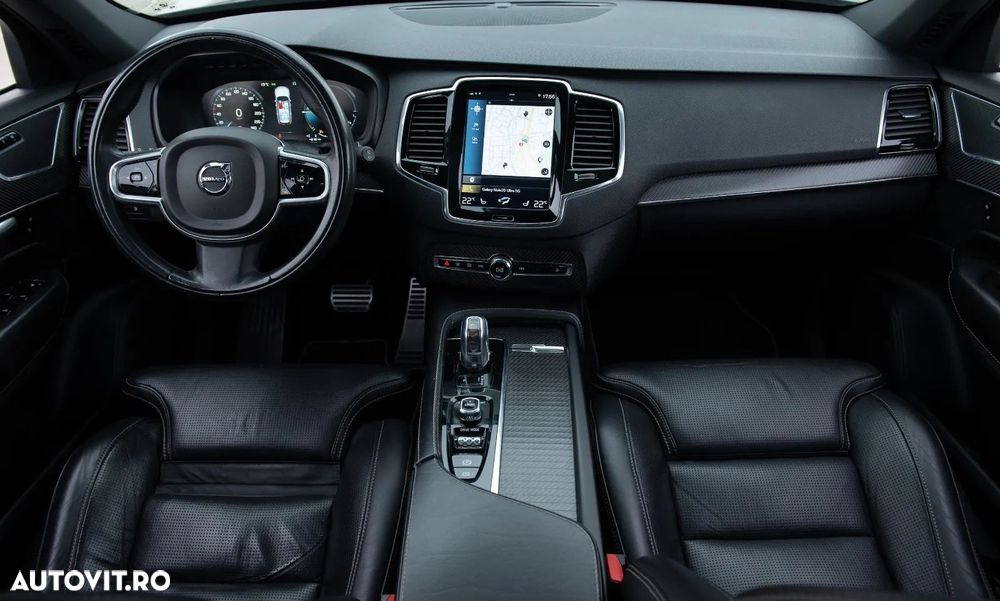 Volvo XC 90 T8 Twin Engine AWD Momentum - 17