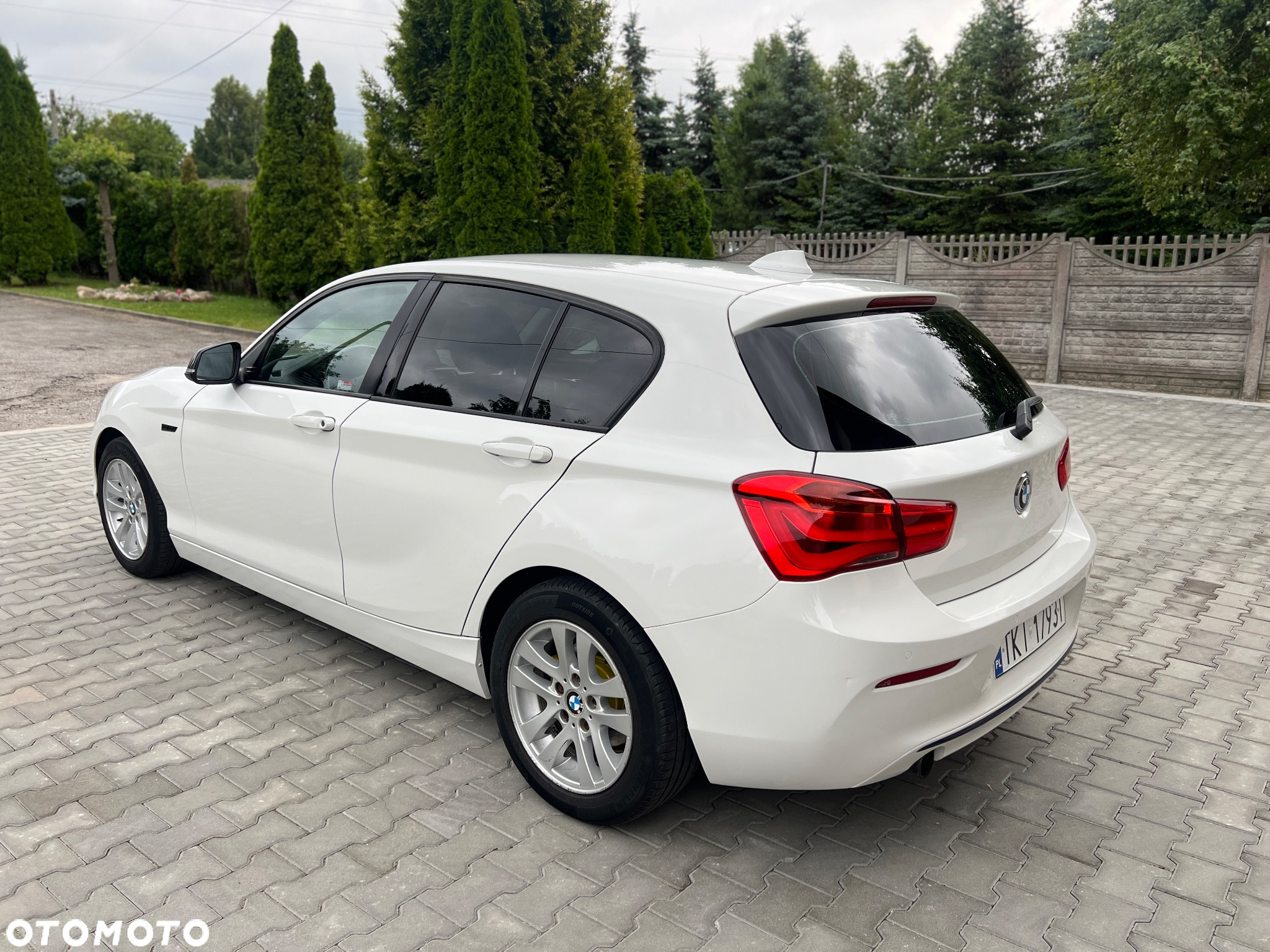 BMW Seria 1 118i Sport Line Shadow - 3