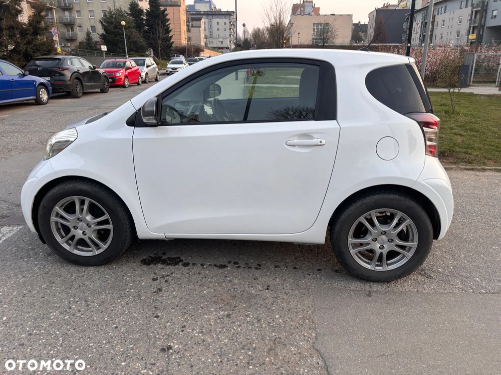 Toyota iQ 1.0 - 9