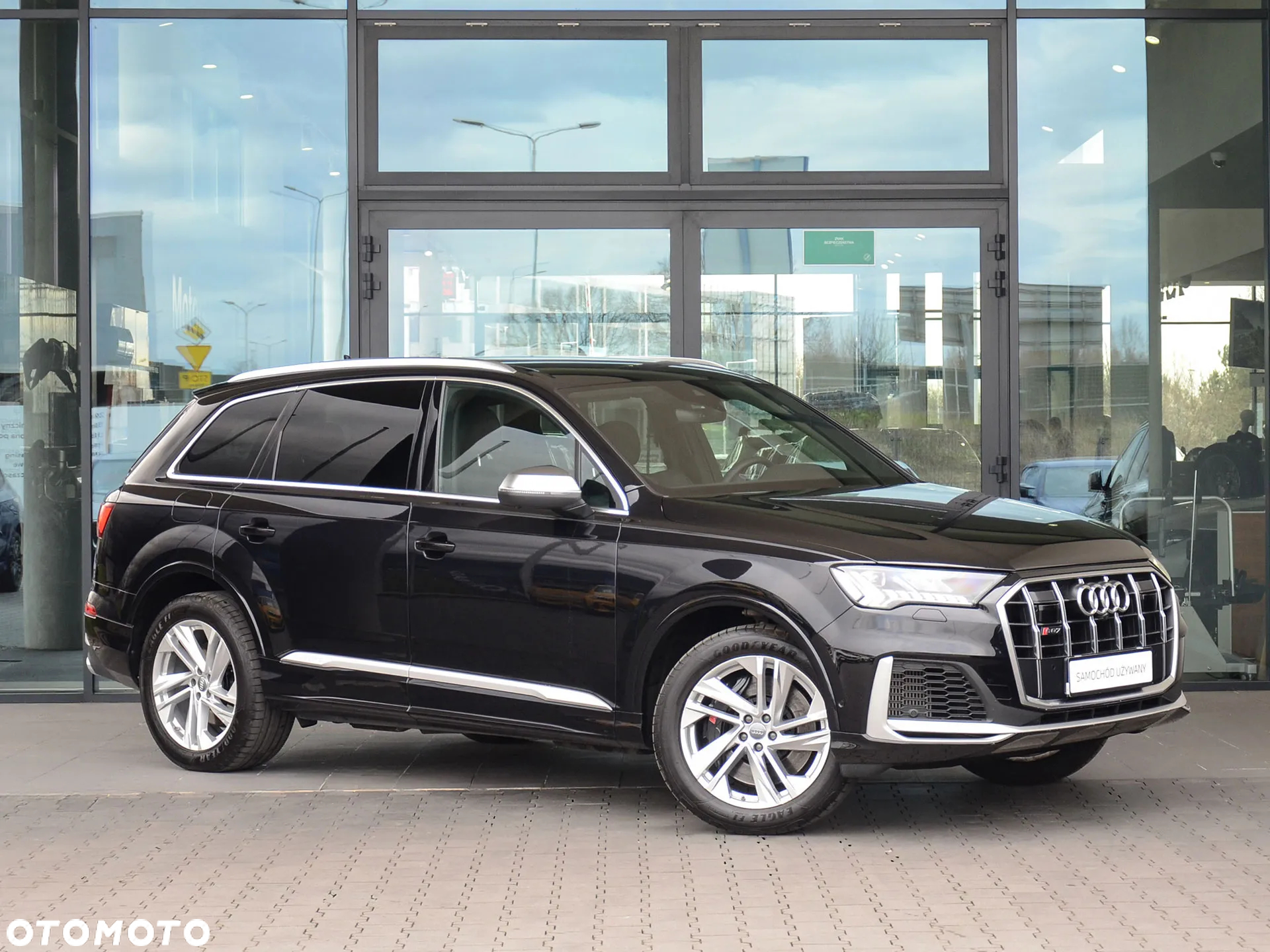 Audi SQ7 - 7