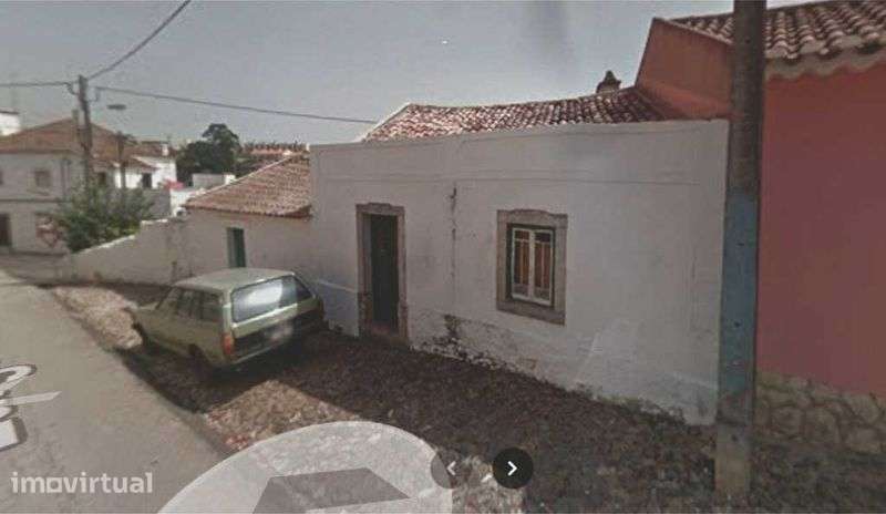Reconstruçao com projeto aprovado para duas Moradias T2 e T3 - Grande imagem: 2/11