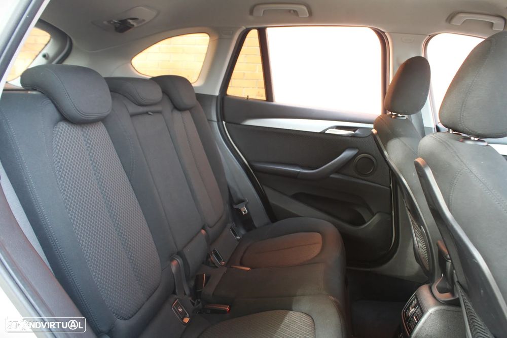 BMW X1 16 d sDrive Auto - 36