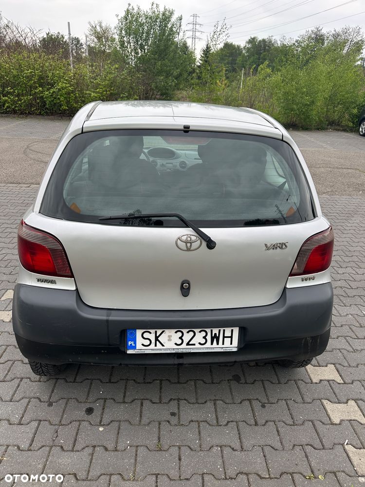 Toyota Yaris 1.0 Base - 4