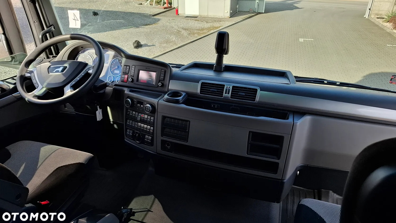 MAN TGX 26.460 / CHŁODNIA 19 EPAL / WINDA / OŚ SKRĘTNA / SERWISOWANY W ASO - 32