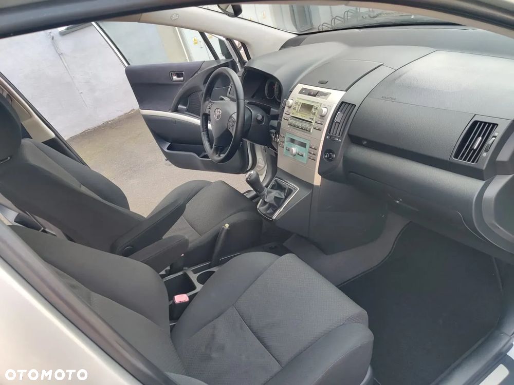 Toyota Corolla Verso 1.6 Sol - 38