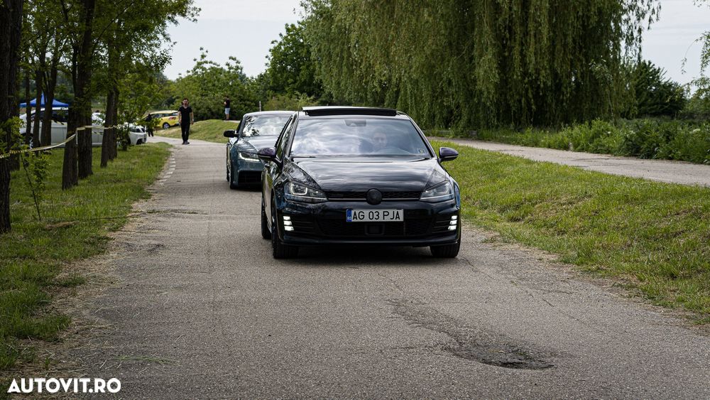 Volkswagen Golf - 16