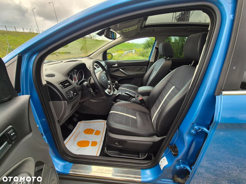 Ford Kuga 2.0 TDCi 2x4 Titanium - 28