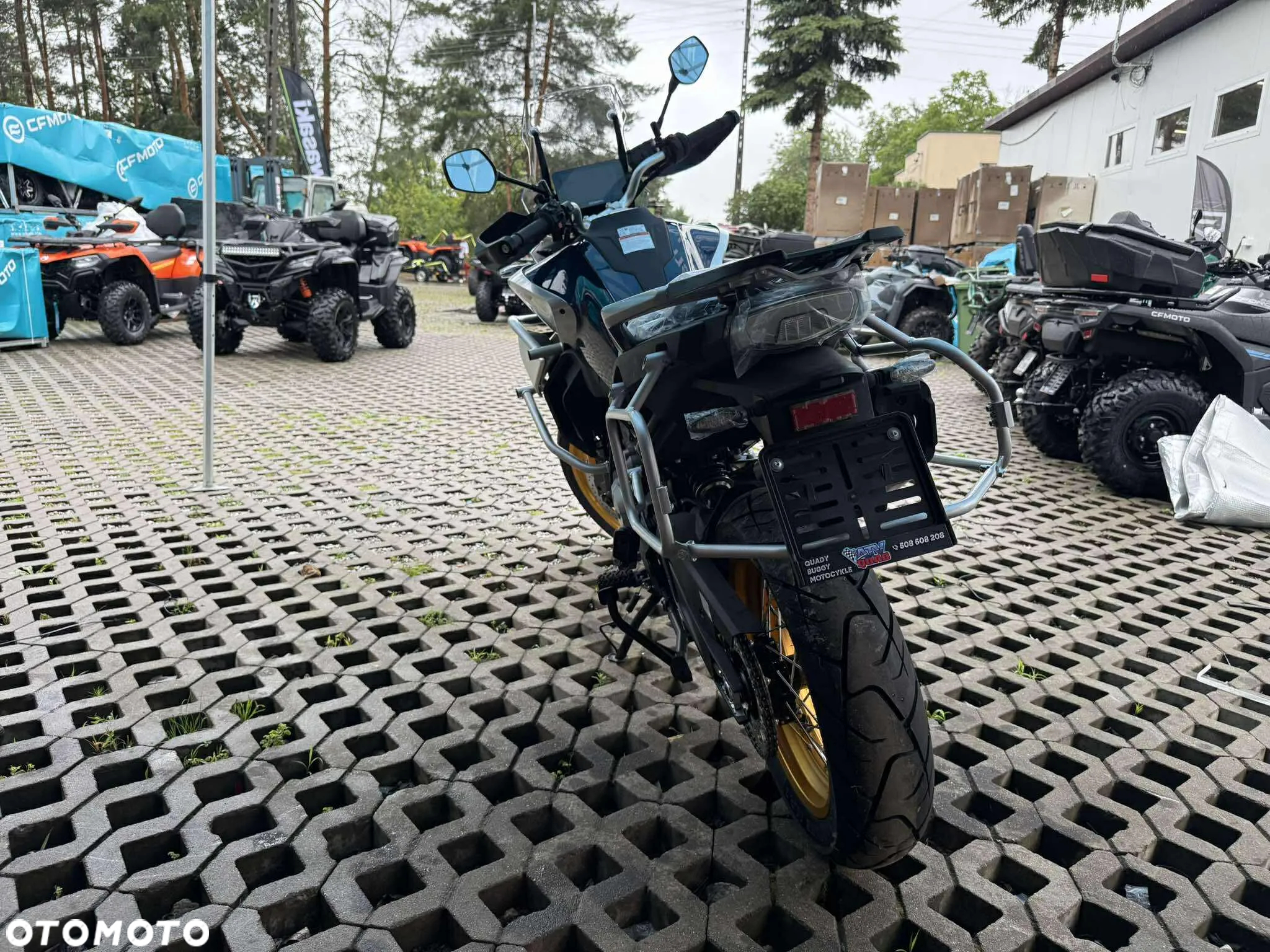CFMoto MT - 4