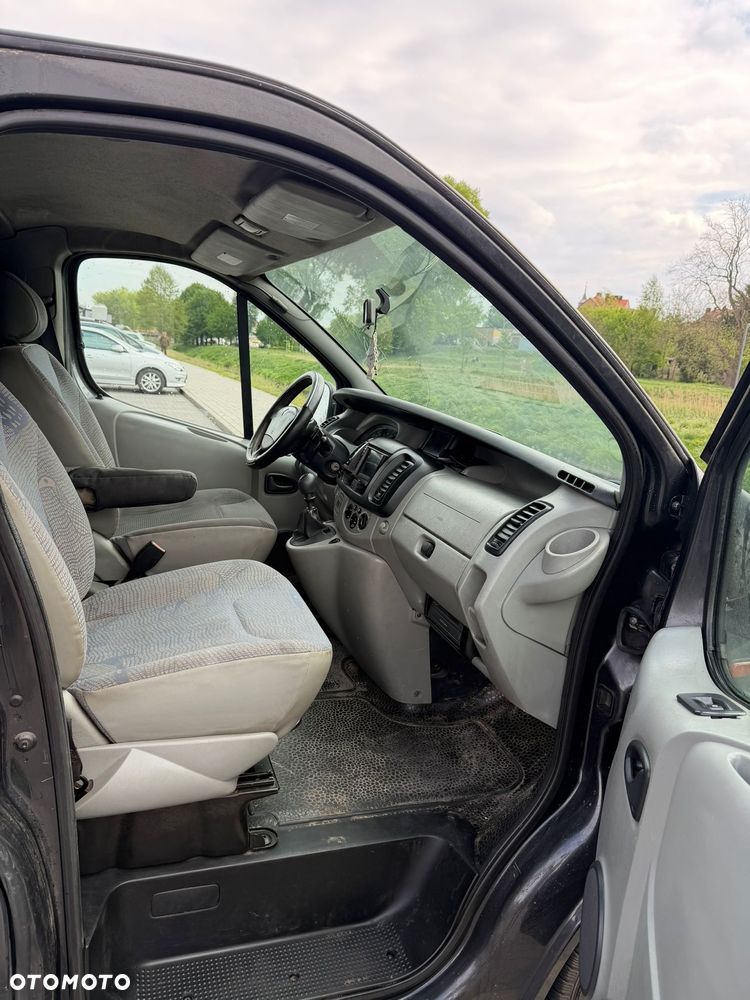 Renault Trafic - 12