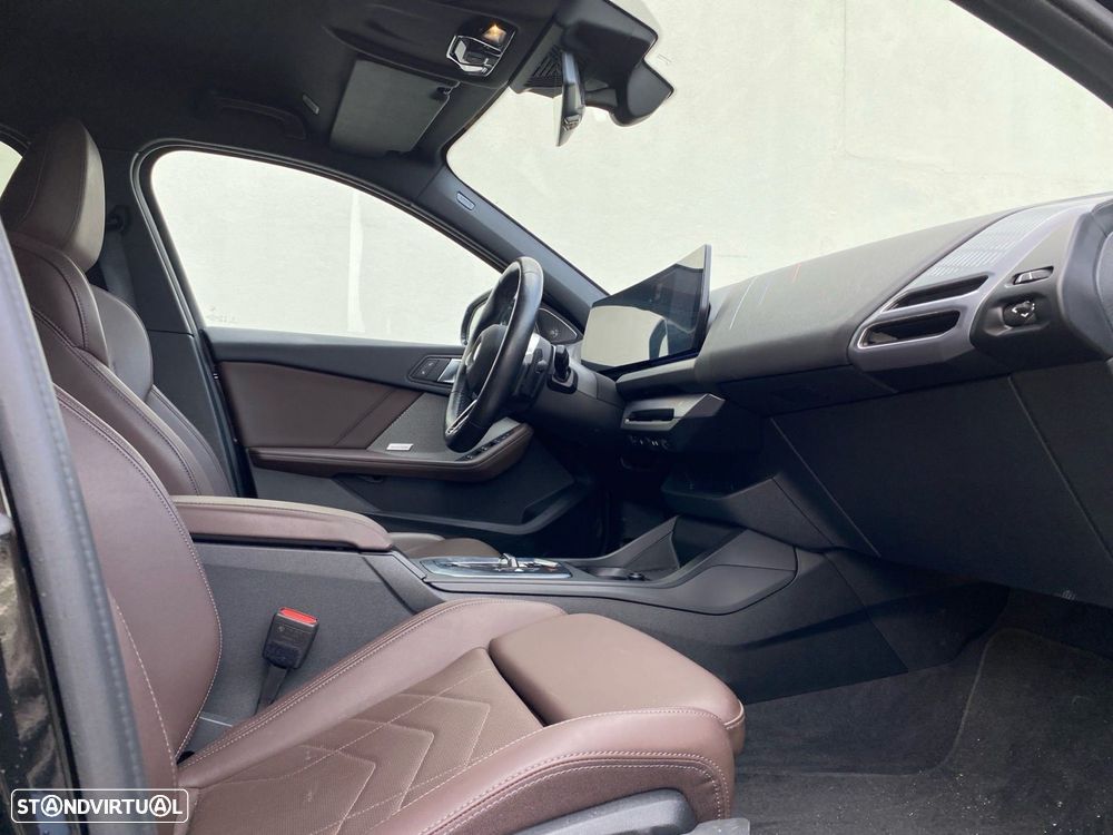 BMW 118 d Pack Desportivo M - 14