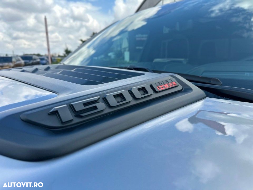Dodge RAM - 8