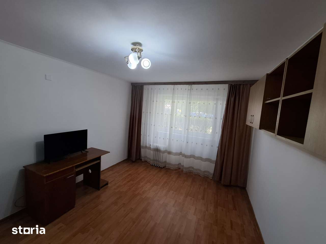 Garsonieră parter zona CET — fotografia 1