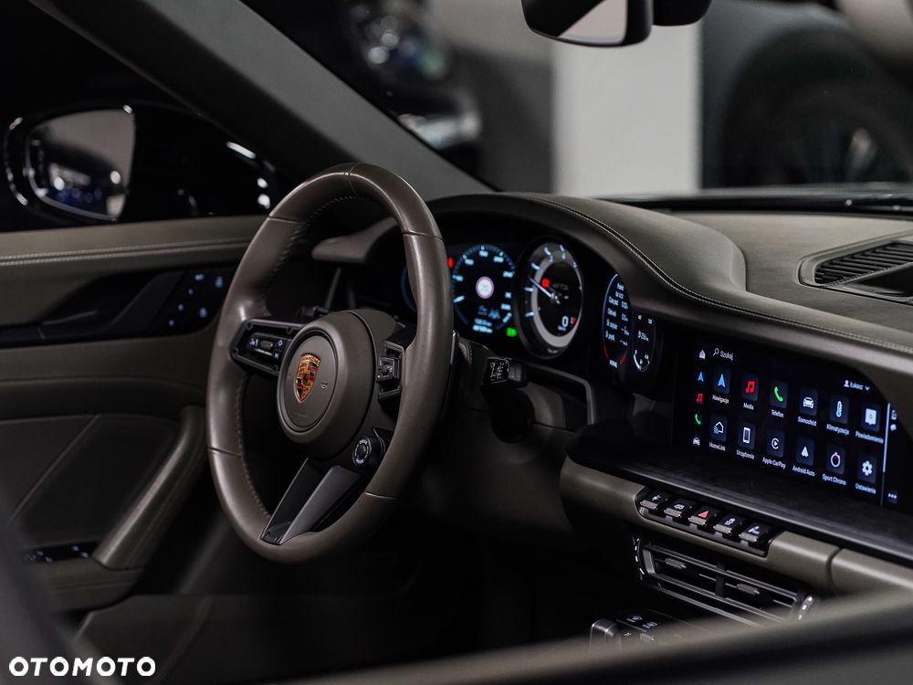 Porsche 911 Targa 4 GTS - 18