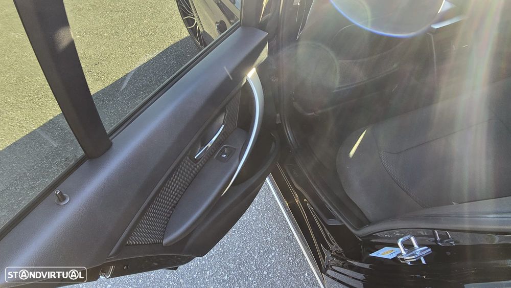 BMW 318 d M Sport - 16