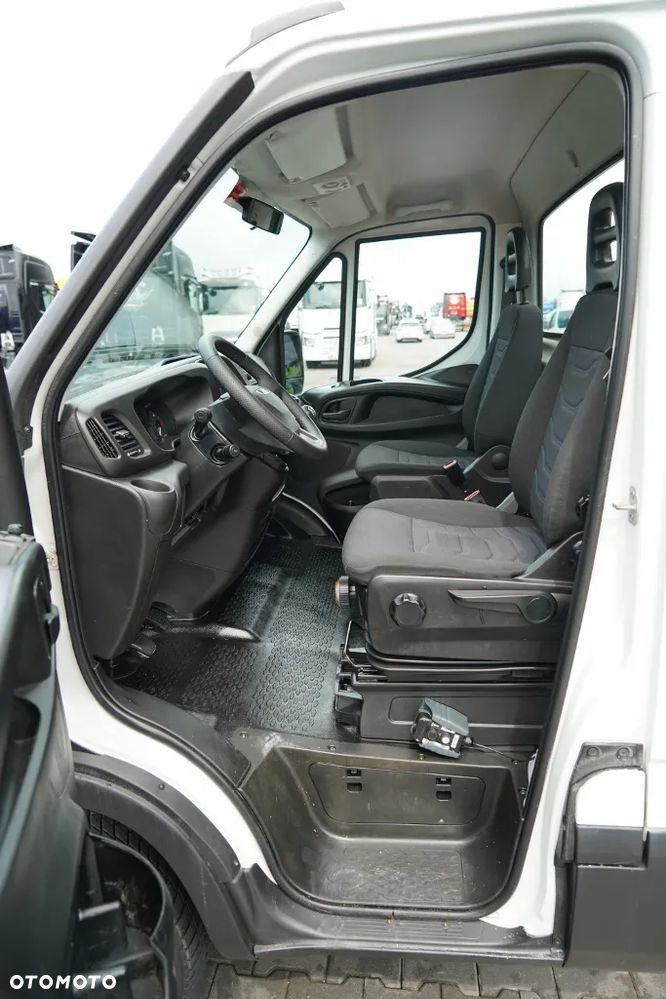 Iveco DAILY 35-150 / WYWROTKA + HDS FASSI F32A / MAX 995 KG UDŹWIG / WYSÓW 5,5 M / SPROWADZONY - 27