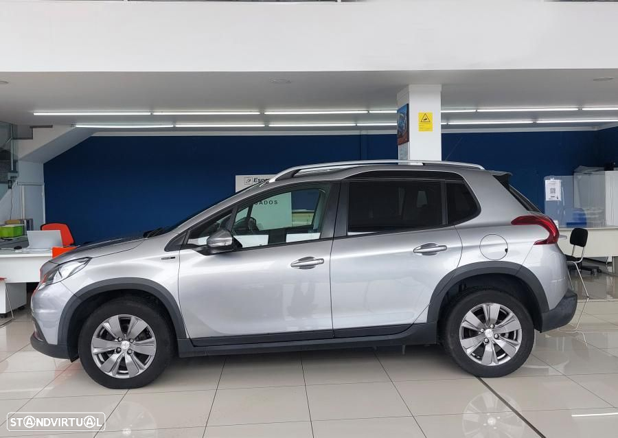 Peugeot 2008 1.5 BlueHDi Signature - 4