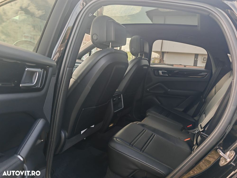 Porsche Cayenne Coupe E-Hybrid Tiptronic S Black Edition - 8
