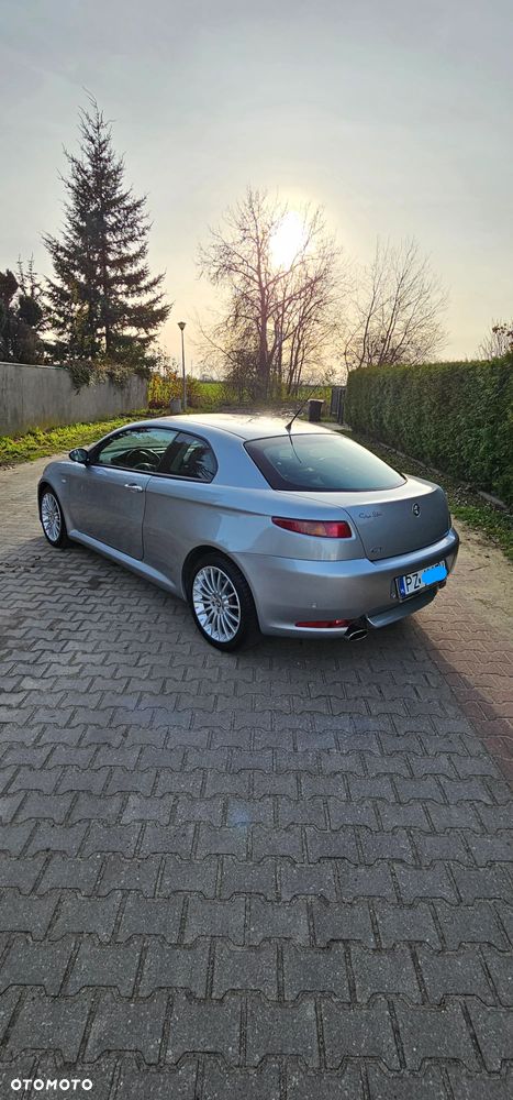 Alfa Romeo GT 1.9JTD 16V Distinctive - 4