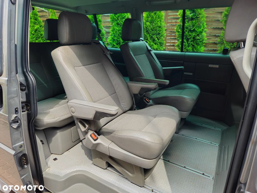 Volkswagen Multivan - 19