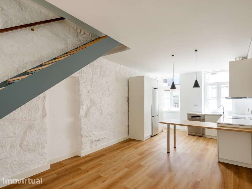 Moradia T2+1 com Pátio, totalmente remodelada - Grande imagem: 4/27