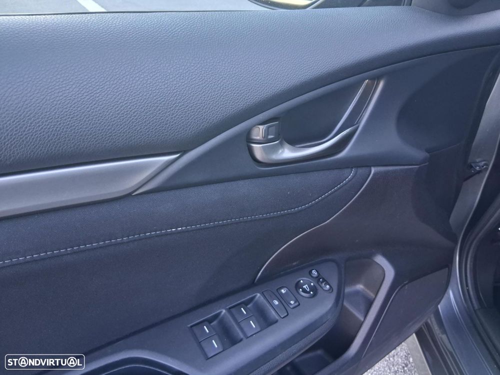 Honda Civic 1.0 i-VTEC Executive - 20