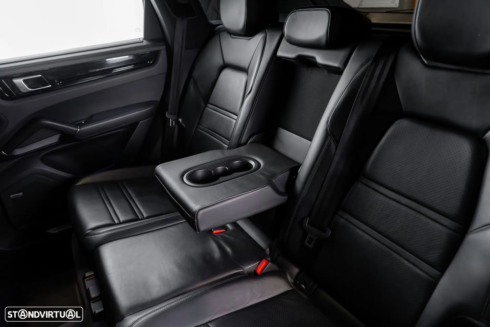 Porsche Cayenne - 35