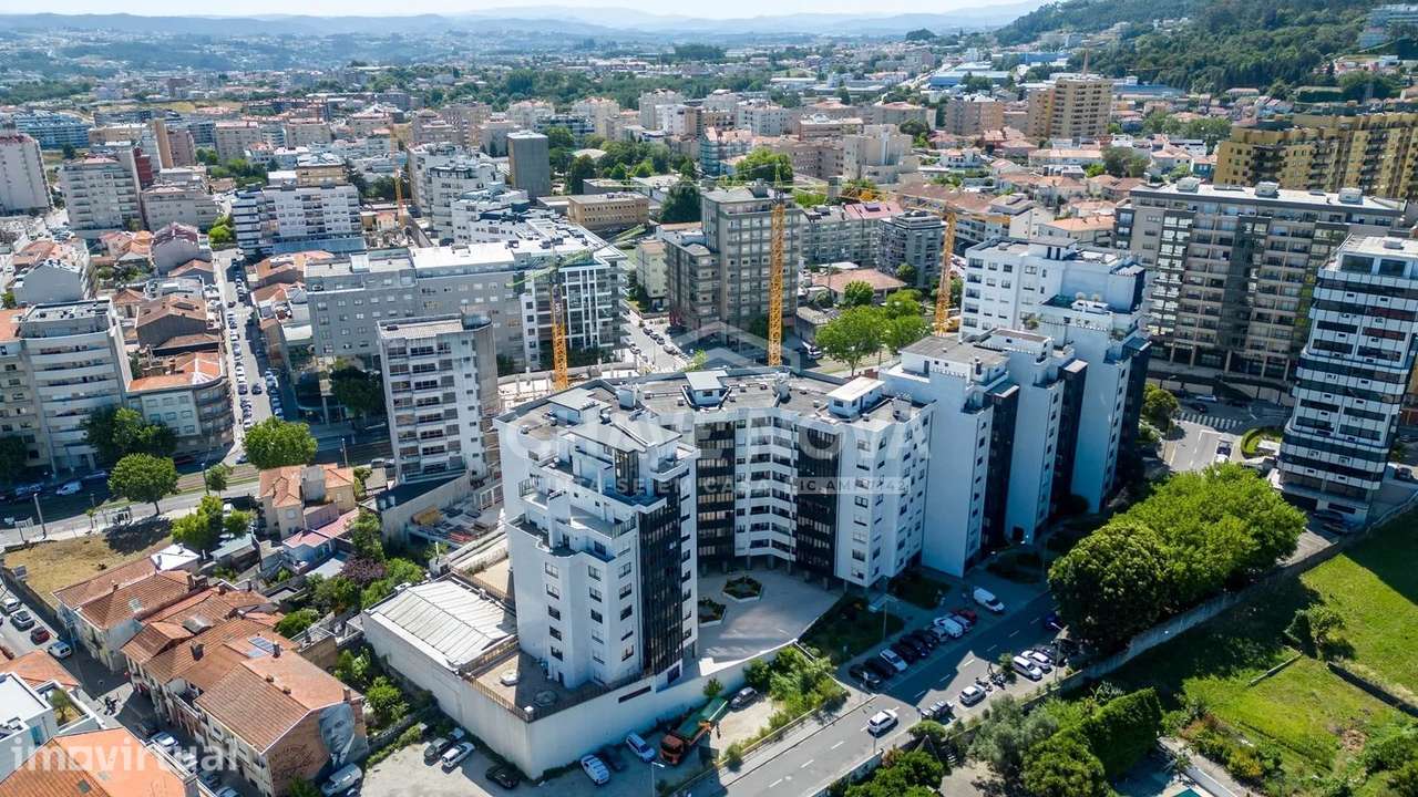 LA Apartamento T5 Para Venda no Centro de Vila Nova de Gaia - Grande imagem: 3/26