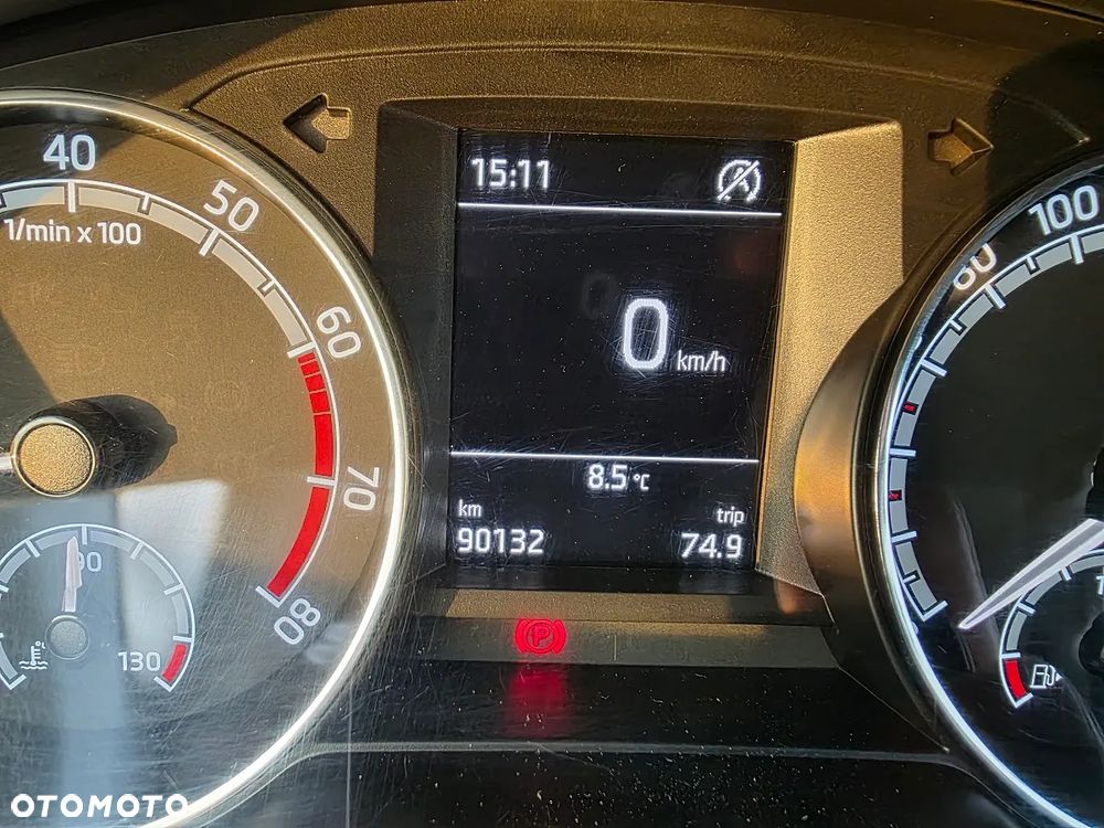 Skoda RAPID Spb 1.0 TSI Style - 18