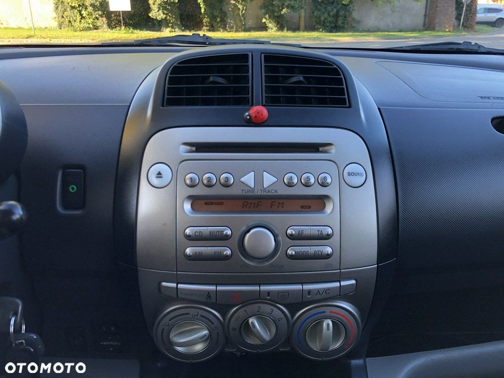 Daihatsu Sirion - 17