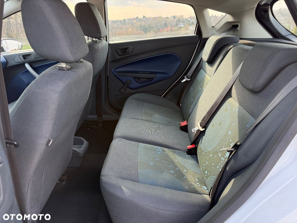 Ford Fiesta 1.25 Trend - 13