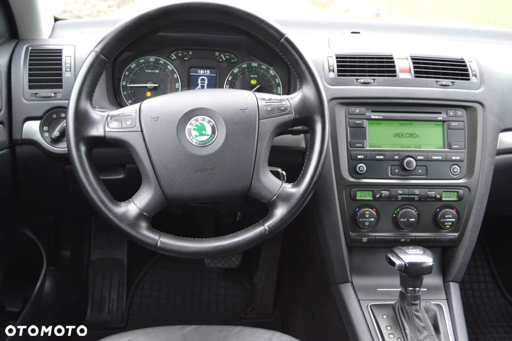 Skoda Octavia 2.0 TDI Elegance DSG - 23