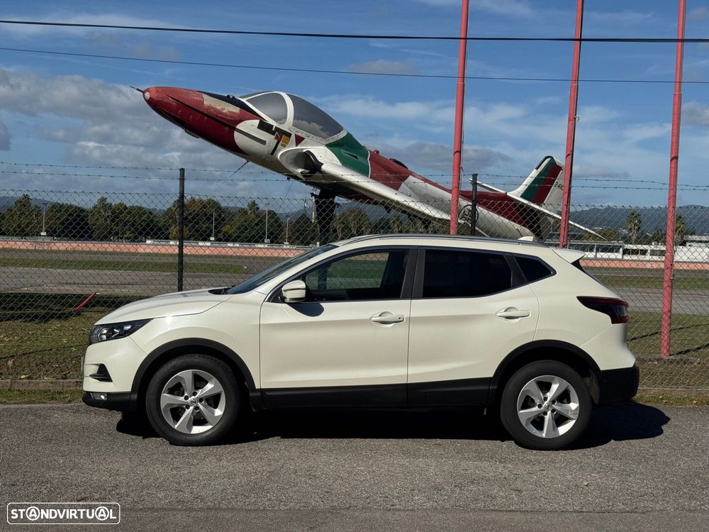 Nissan Qashqai 1.5 dCi N-Connecta J18+Led - 3