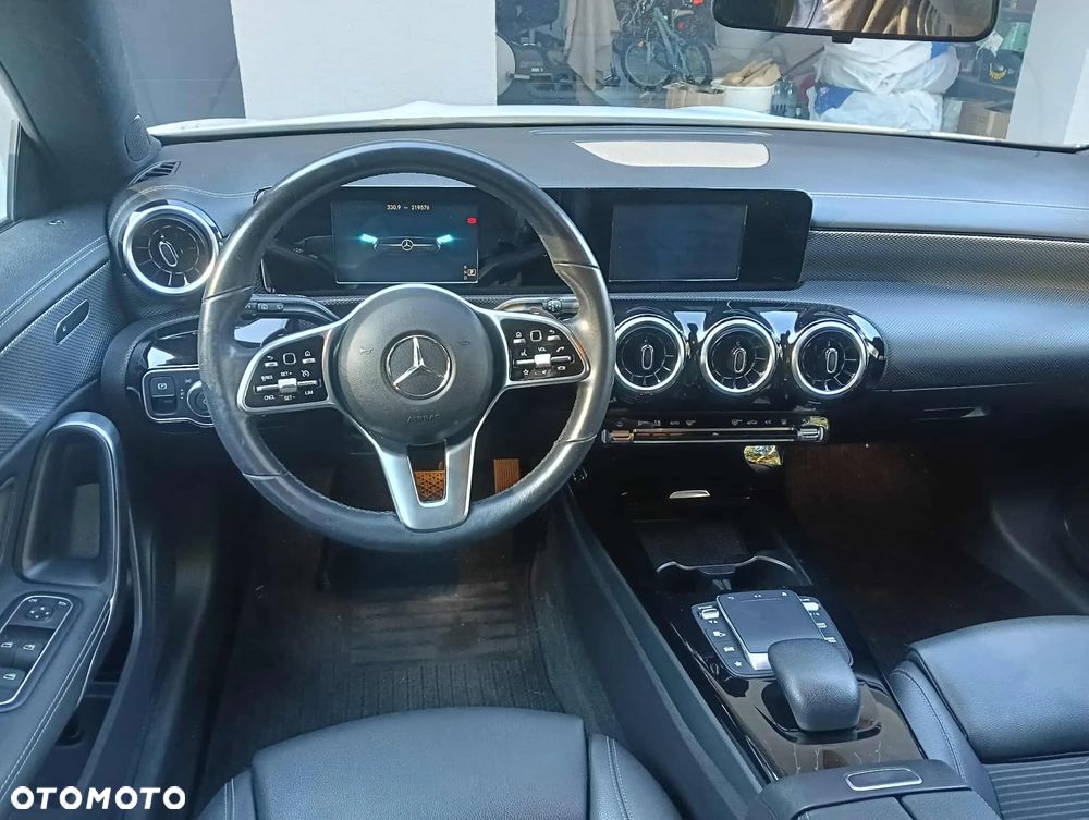 Mercedes-Benz CLA 200 d Shooting Brake 8G-DCT - 22