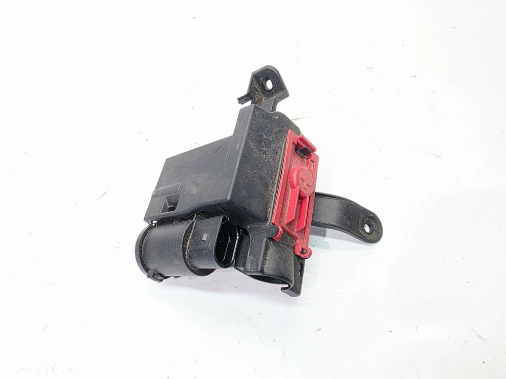 ROZDZIELACZ PRĄDU KLEMA + AUDI A4 B9 A5 8W 8W0941823F - 2