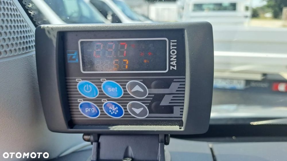 Iveco 35S18V Chłodnia Izoterma Furgon Maxi Izolowany Blaszak Krajowy 3l 180KM Ledy Nawigacja - 11