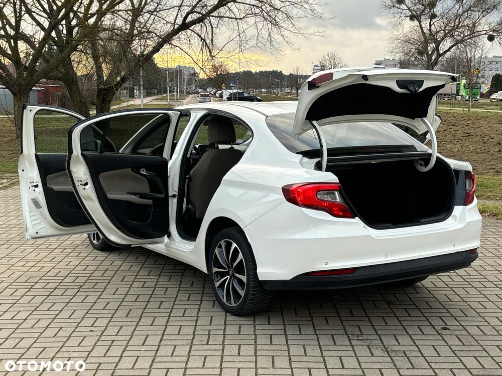 Fiat Tipo - 12