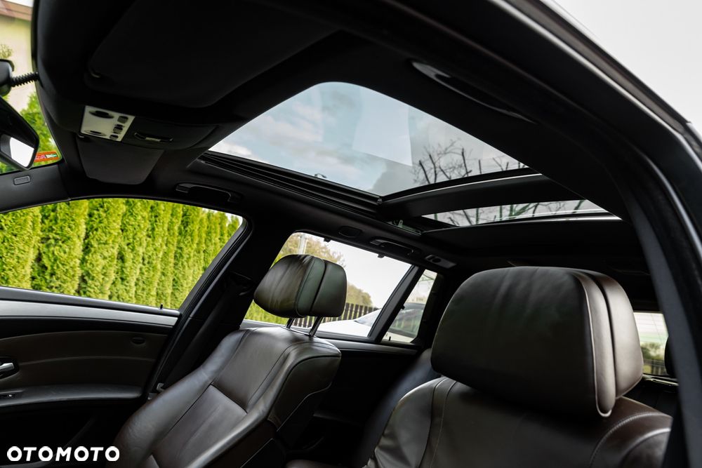 BMW Seria 5 530d xDrive - 28