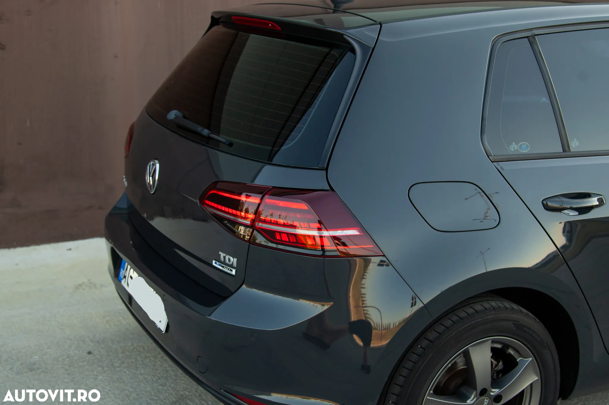 Volkswagen Golf - 10