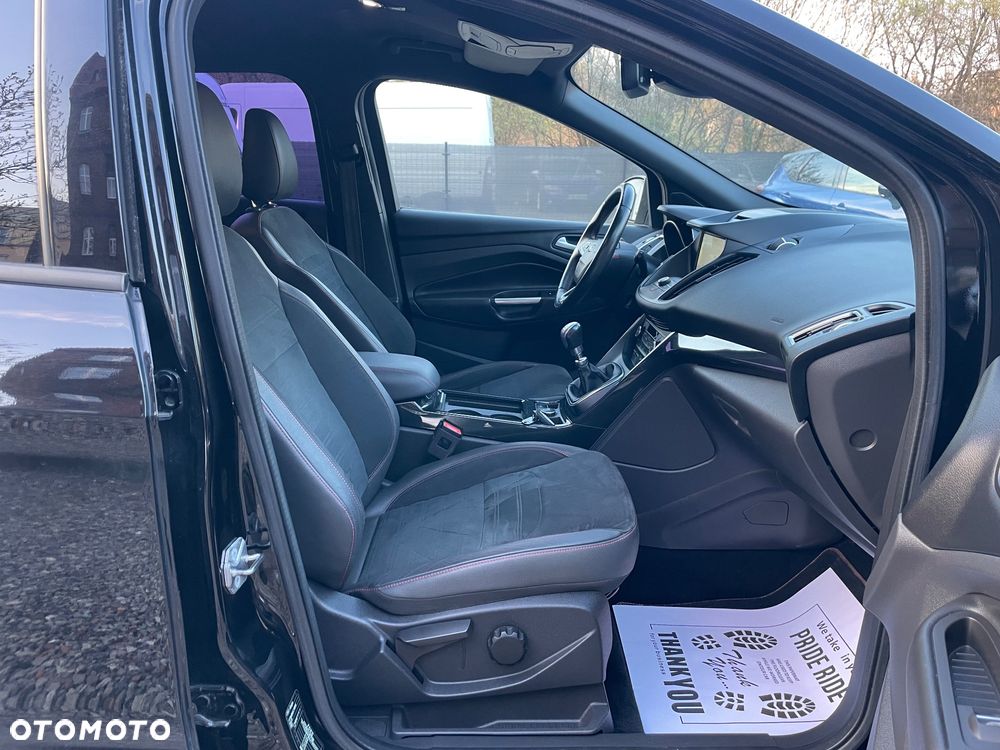 Ford Kuga 1.5 EcoBoost 2x4 ST-Line - 15