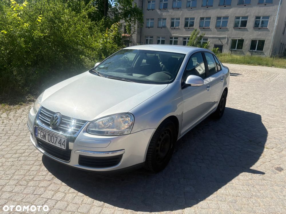 Volkswagen Jetta 1.6 Comfortline - 1