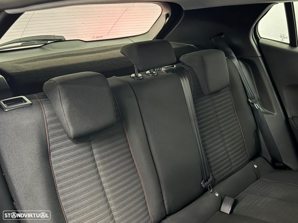 Peugeot 2008 1.2 PureTech Active Pack - 17