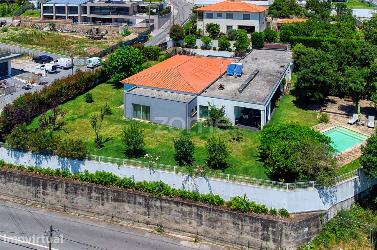 Vivenda T4 480m², terreno 2080m², piscina aquecida, Turiz, Vila Ver... - Grande imagem: 3/60