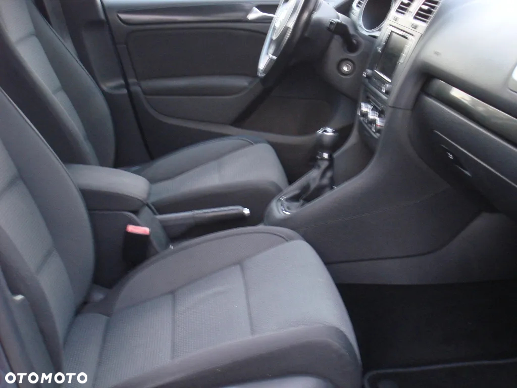 Volkswagen Golf 1.6 Comfortline - 14