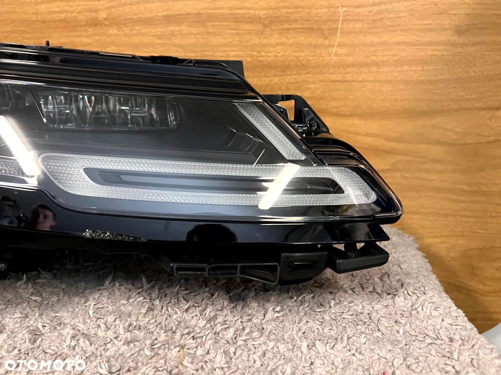 RANGE ROVER EVOQUE II L551 LAMPA PRAWY PRZÓD PRAWA PRZDENIA USZKODZONA M8D2-13W029-EA EUROPA - 2