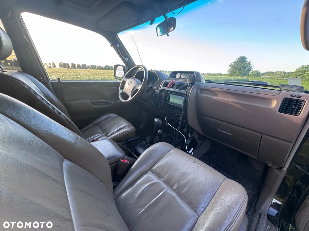 Toyota Land Cruiser - 21