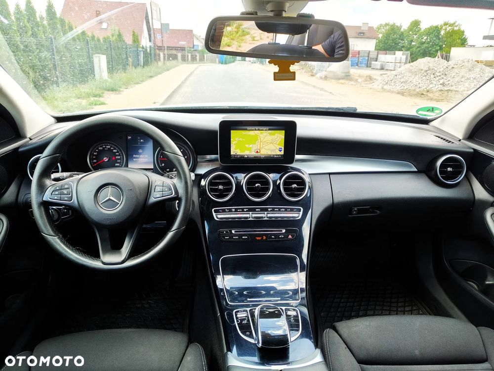 Mercedes-Benz Klasa C 200 d 9G-TRONIC - 26