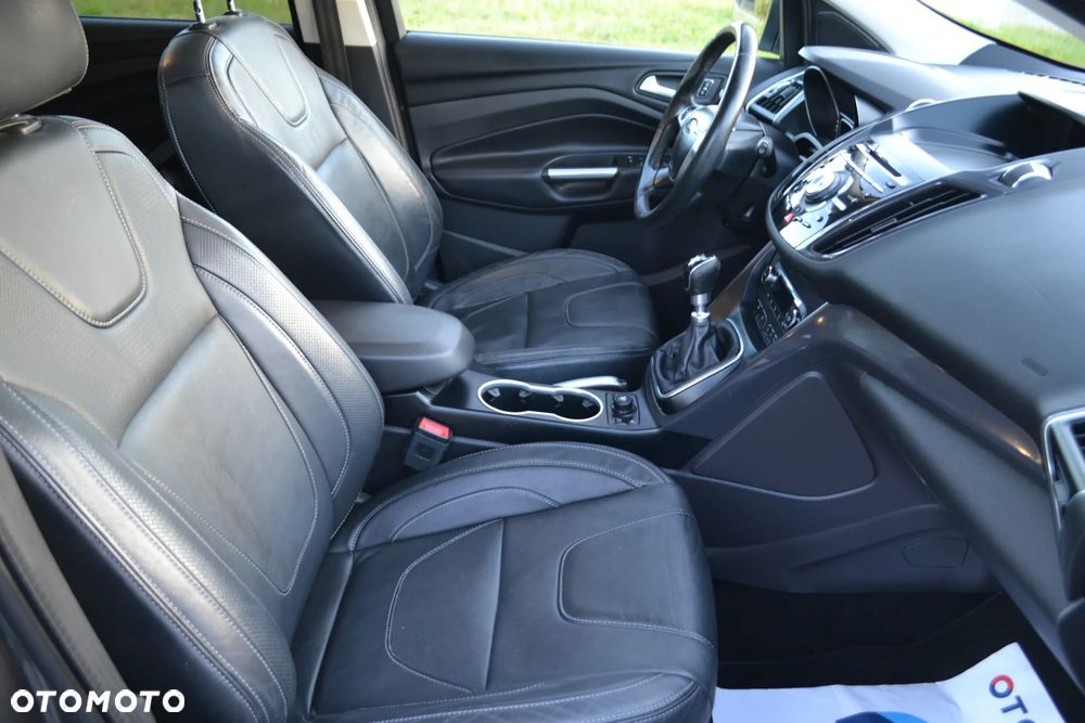 Ford Kuga 2.0 TDCi 4x4 Titanium - 25