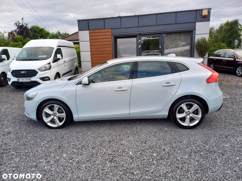 Volvo V40 D3 Momentum - 3