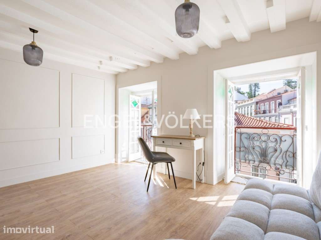 T2 Duplex com Vista Única sobre o Castelo de São Jorge - Grande imagem: 2/28